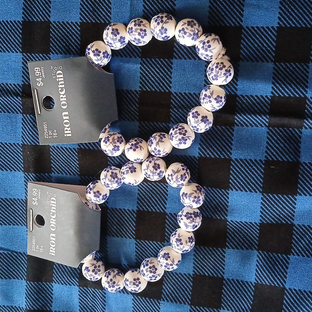 Porcelain beaded braclets